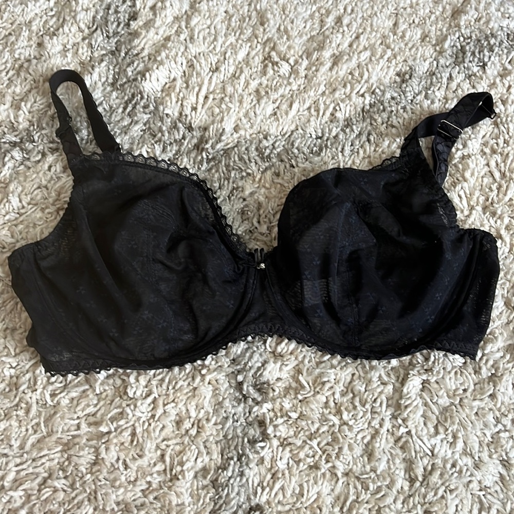 Chantelle black bra